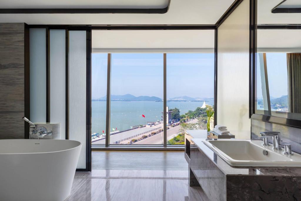 Xuzhou Marriott Hotel Lakeview - Suite, 1 Roi, Vue Sur Le Lac