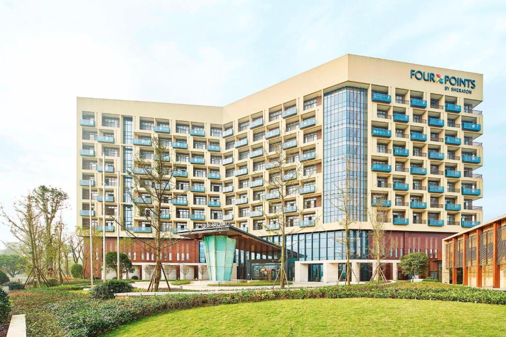 a rendering of the ritz carlton saronga hotel at Four Points by Sheraton Chengdu, Pujiang Resort in Pujiang