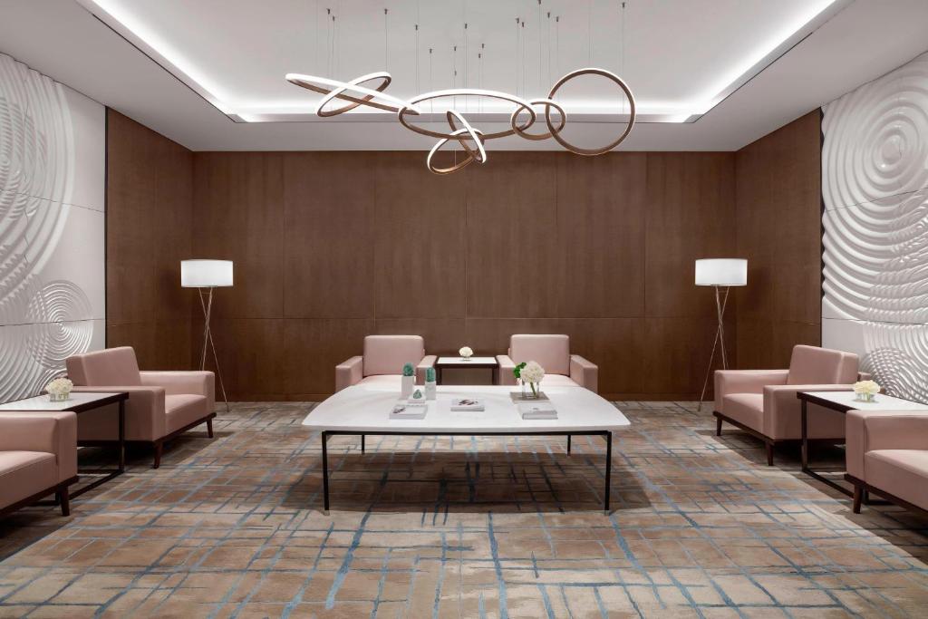 Posezení v ubytování Courtyard by Marriott Shanghai Minhang
