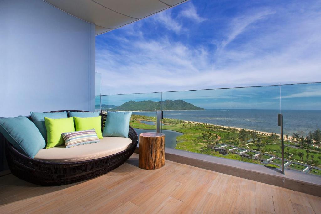 The Westin Blue Bay Resort & Spa - Deluxe King Room With Ocean View - Oceanfront