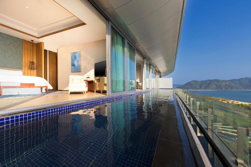 The Westin Blue Bay Resort & Spa - Grand Oceanfront Suits