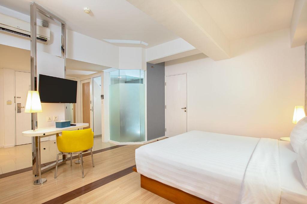 1O1 URBAN Jakarta Kelapa Gading - King Kamer