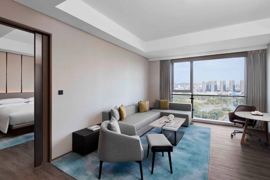 Jiaxing Marriott Hotel - Executive Suite Loung Access