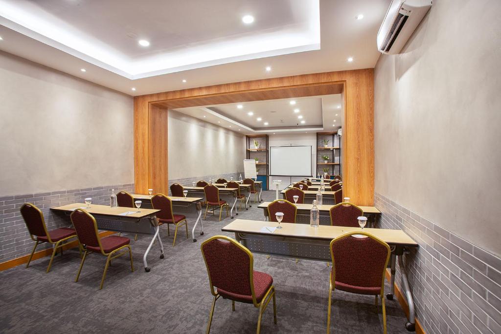 Posezení v ubytování 1O1 URBAN Jakarta Kelapa Gading