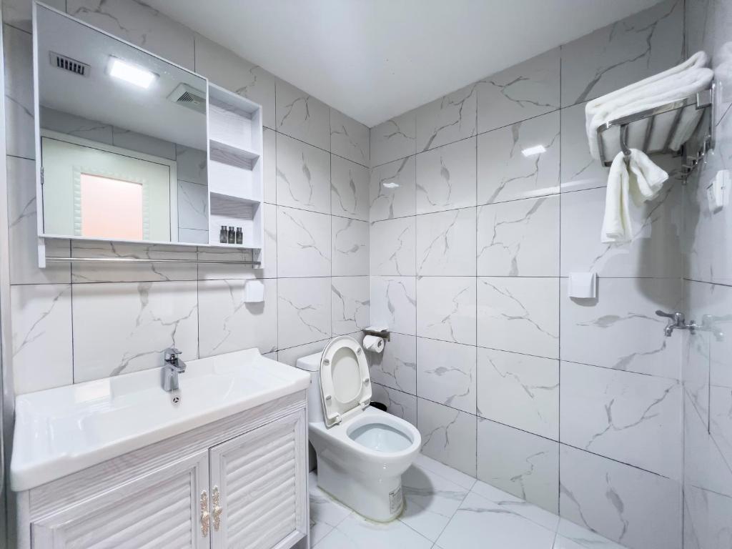 Koupelna v ubytování Guangzhou Zhicheng Leader Tour International Apartment-The Legend Building-FREE SHUTTLE BUS FOR CANTON FAIR-1mins to Line5 STN