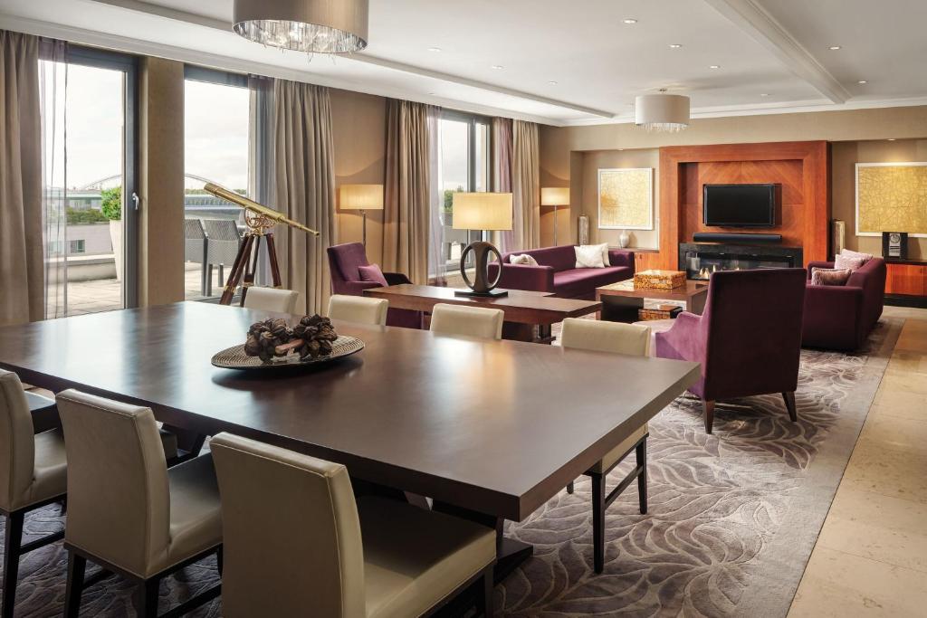 Sheraton Bratislava Hotel - Resim 17