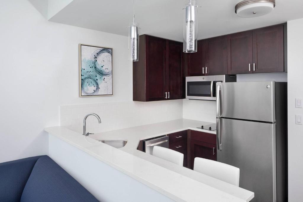 Residence Inn by Marriott Stamford Downtown - King Studio Met Bankbed