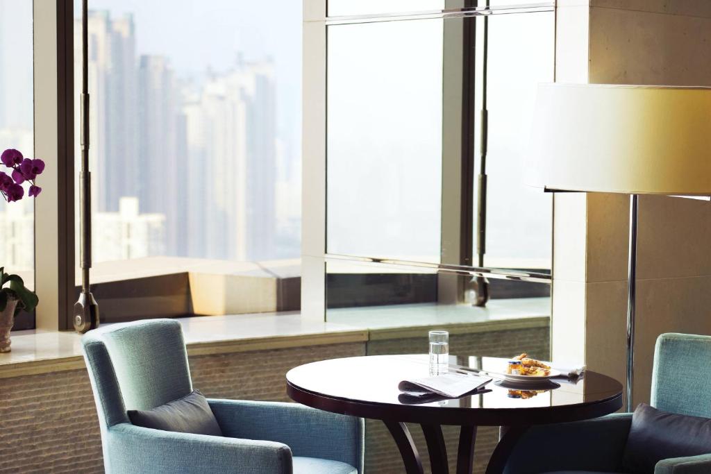 Posezení v ubytování Sheraton Grand Shanghai Pudong Hotel & Residences