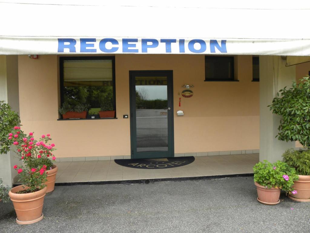 Vstupní hala nebo recepce v ubytování Arcotel