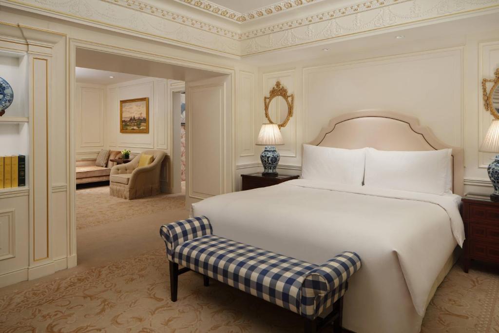 Postel nebo postele na pokoji v ubytování The Ritz-Carlton, Tianjin
