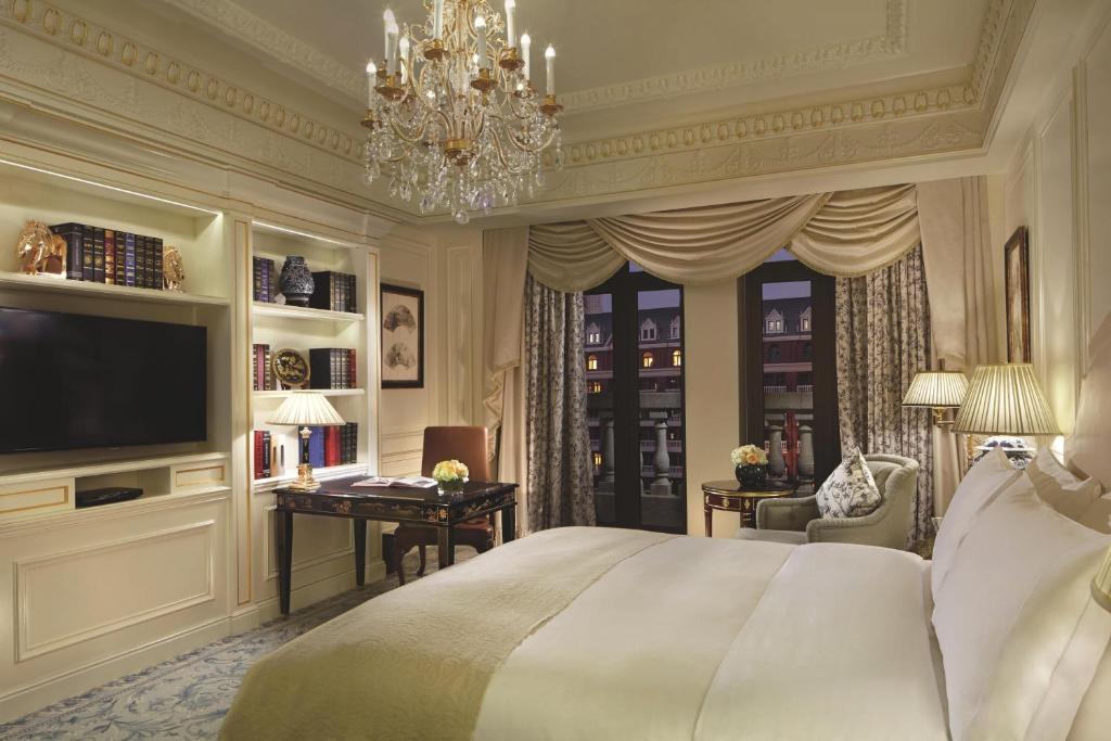TV a/nebo společenská místnost v ubytování The Ritz-Carlton, Tianjin