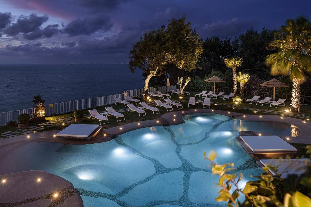 La alberca dentro o cerca de Hotel Continental Mare