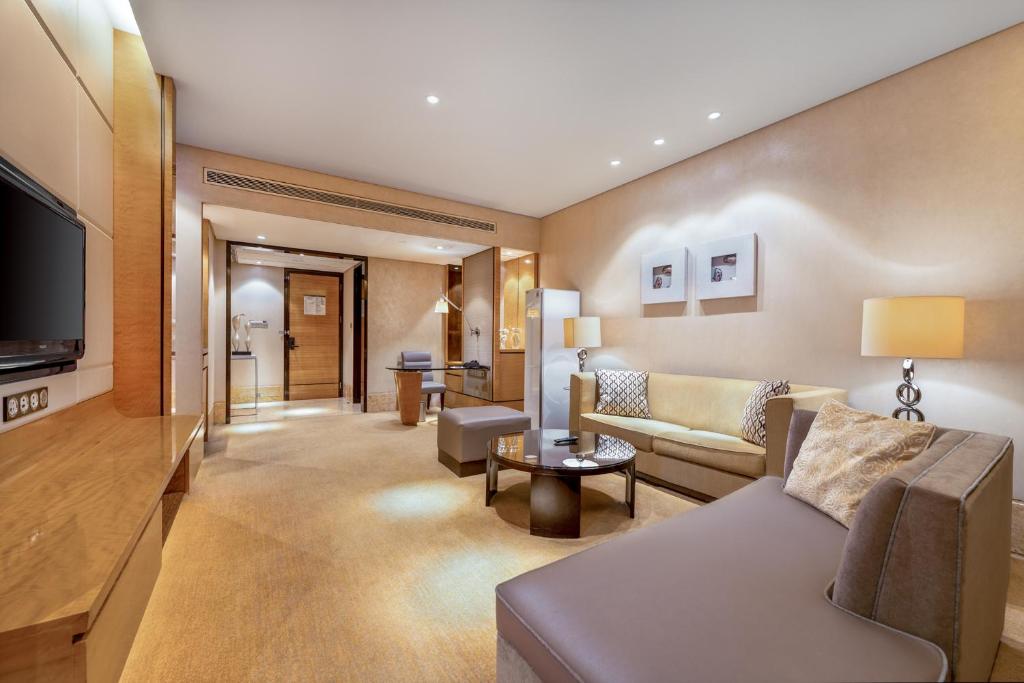 TV a/nebo společenská místnost v ubytování Sheraton Zhongshan Hotel