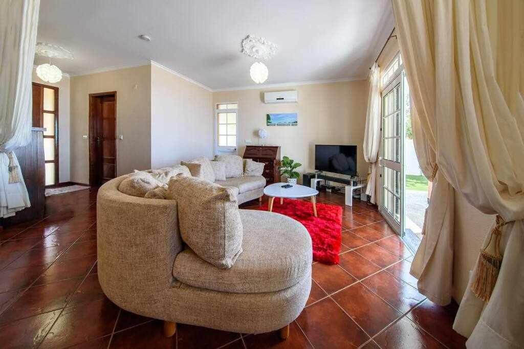Casa do Tornadouro by Mth