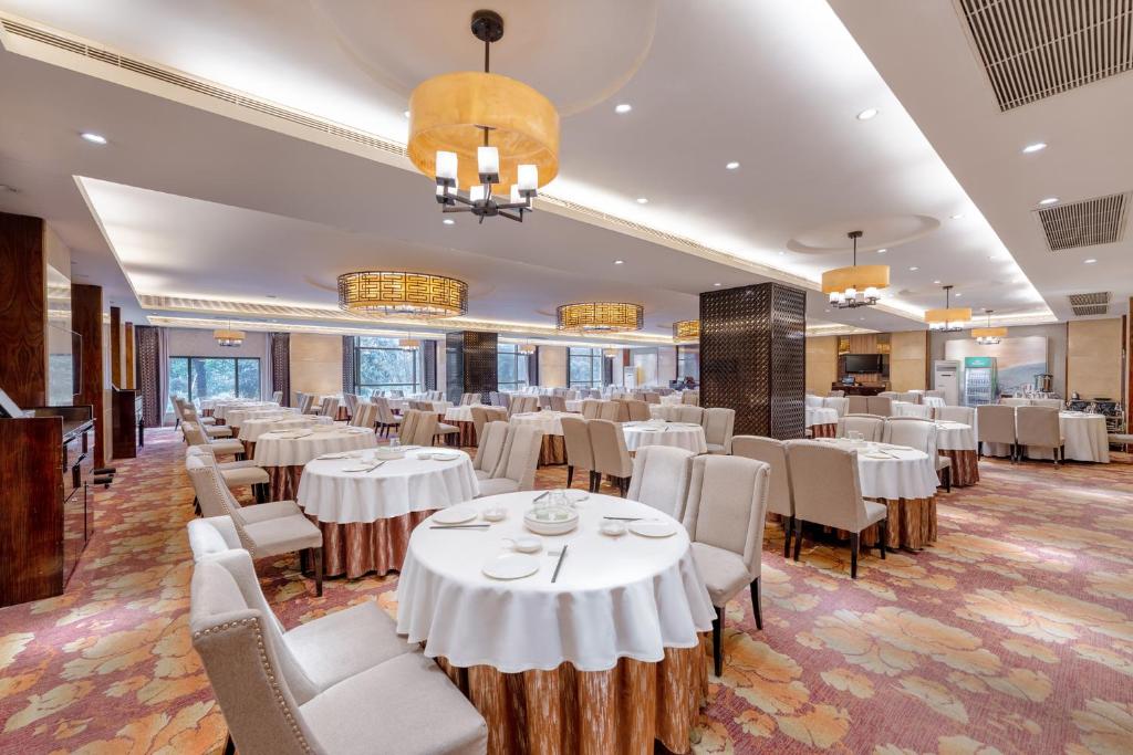 Restaurace v ubytování Sheraton Zhongshan Hotel