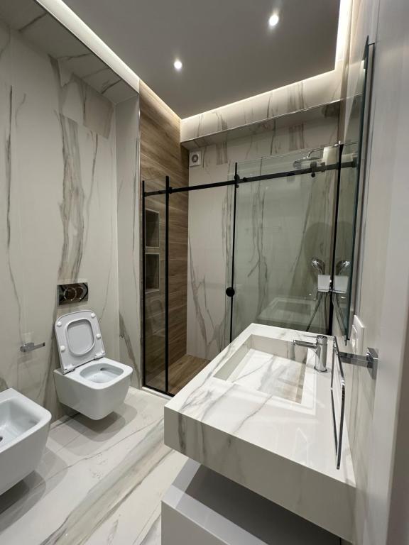 Hera Tirana Suite Deluxe - Imazhi 3