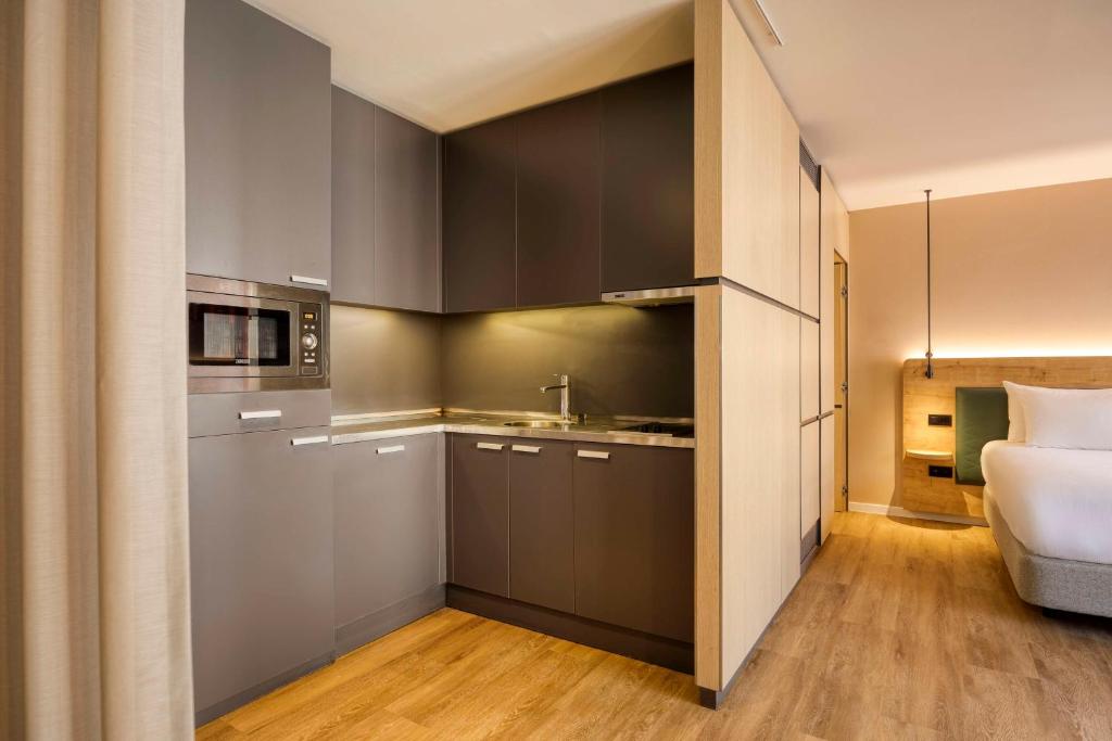 Kuchyň nebo kuchyňský kout v ubytování Hilton Garden Inn Brussels City Centre