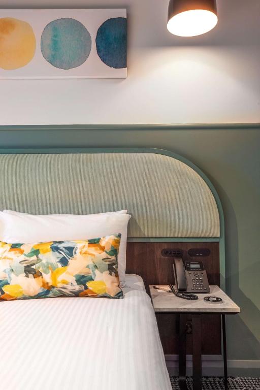 Nightelier Mitchelton The Brook - Resim 7