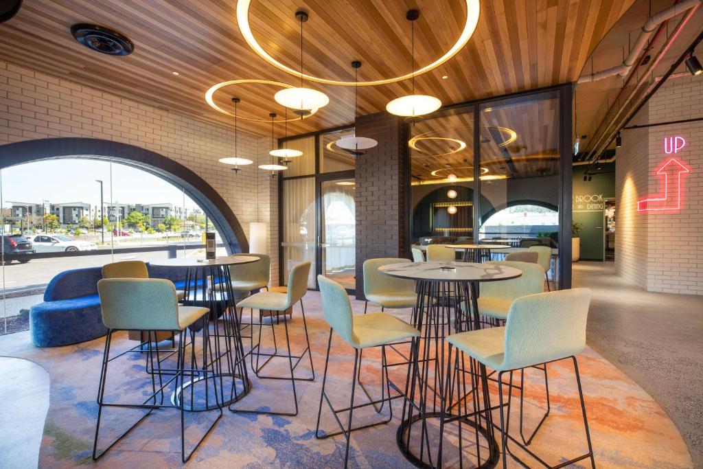 Nightelier Mitchelton The Brook - Resim 36