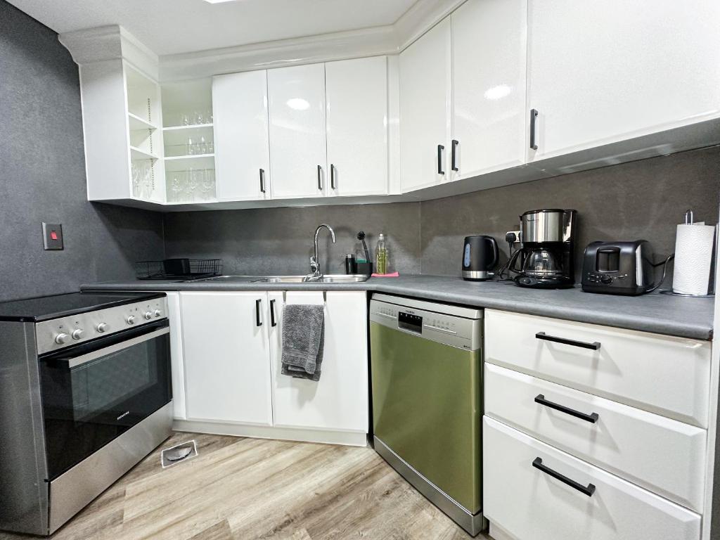 Φωτογραφία από το άλμπουμ του Modern 1BR Elegance by the Palm Jumeirah Shoreline στο Ντουμπάι
