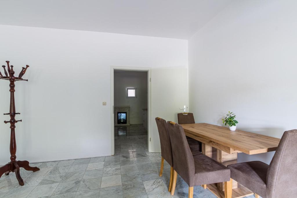 Voyage Pension - Resim 37