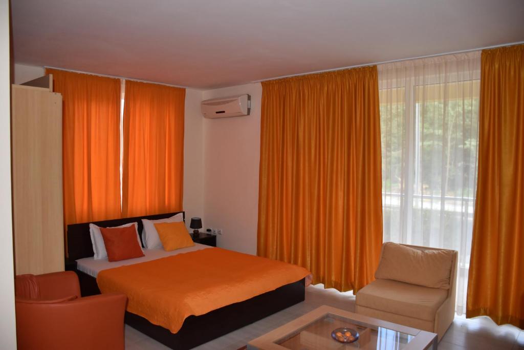 Postel nebo postele na pokoji v ubytování Hotel Sea Star Приморско