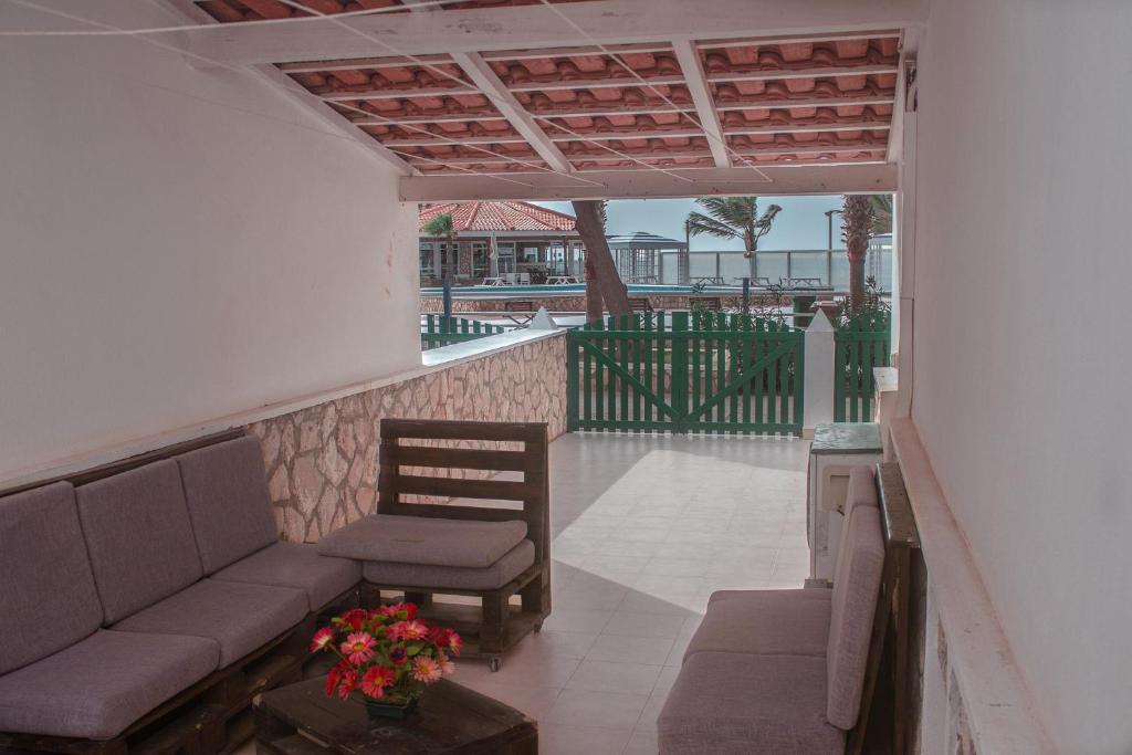 Balkón nebo terasa v ubytování Vila Paradise Sea & Swimming Pool View