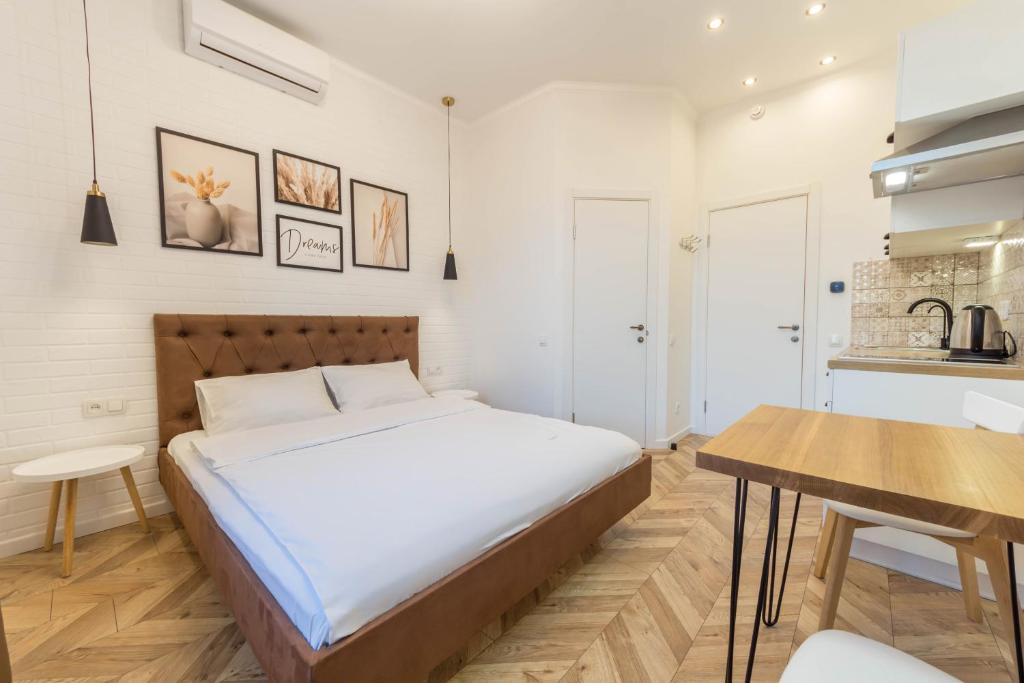 Arena Apartments Baseina Area - Studio Apartment - Yevhena Chykalenka, 20