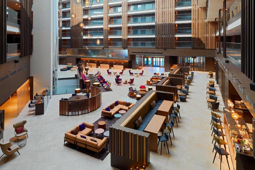 Posezení v ubytování Sheraton Grand Tbilisi Metechi Palace
