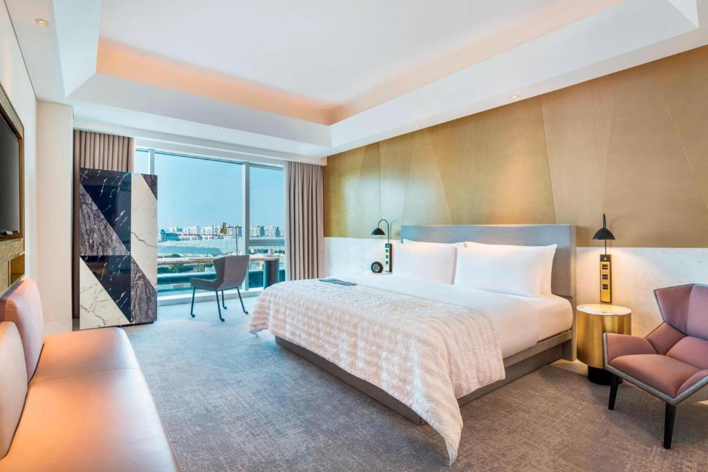 Postel nebo postele na pokoji v ubytování Le Meridien Shanghai Hongqiao,Minhang