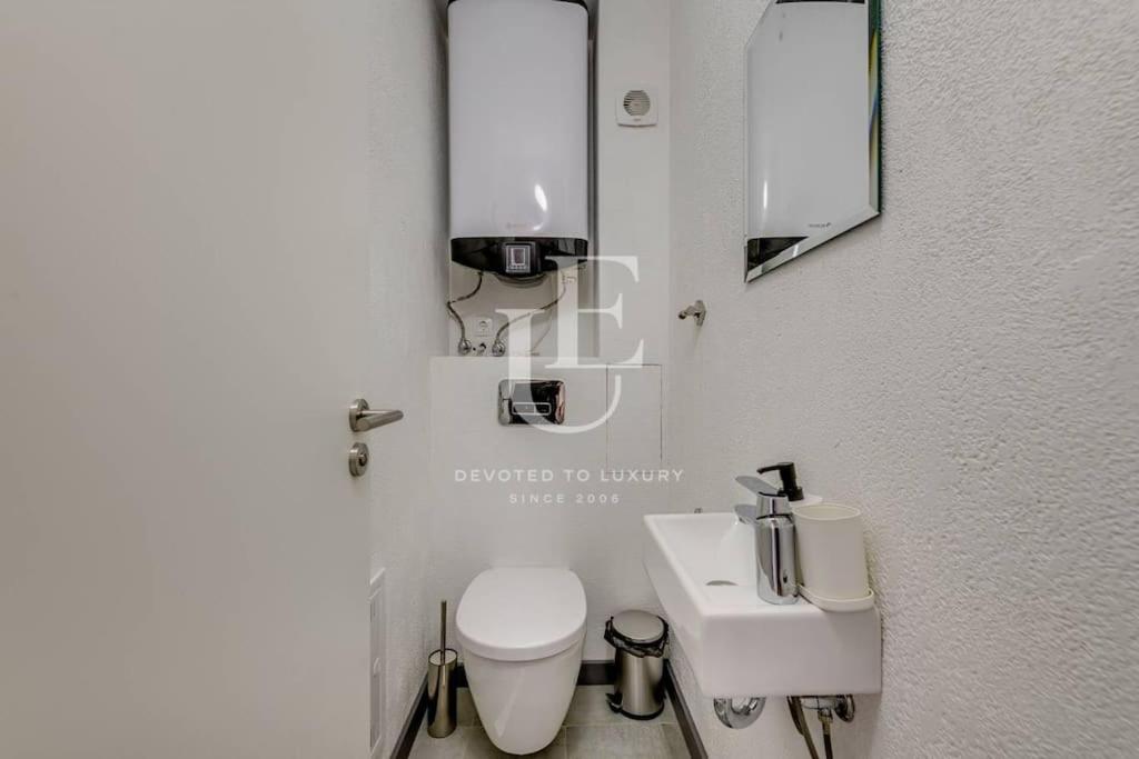 Koupelna v ubytování Madrid: A modern 2-bedroom apartment with parking