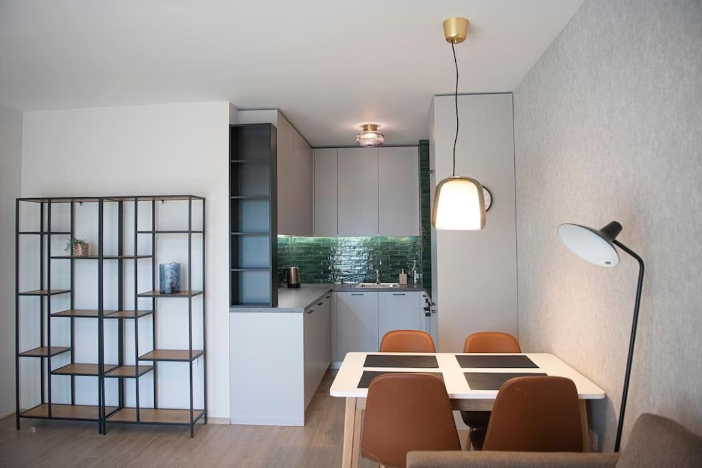 Kuchyň nebo kuchyňský kout v ubytování Madrid: A modern 2-bedroom apartment with parking
