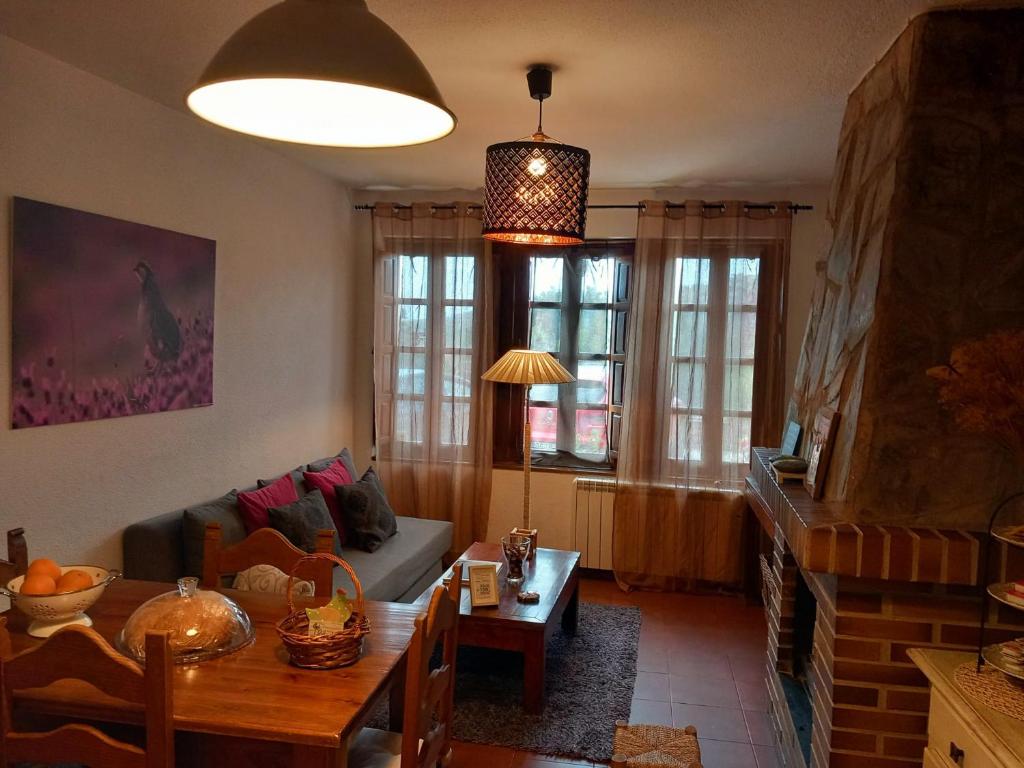 A seating area at Al Viento, Alojamiento & Turismo Rural Prádena del Rincón