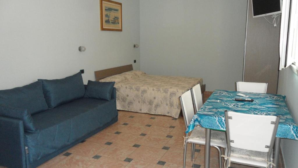 Hotel Cinzia - Studio With Sofa Bed