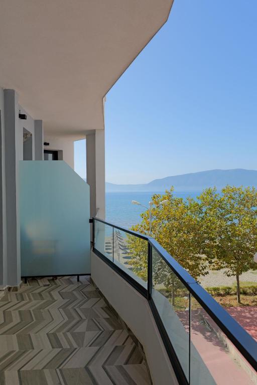 Sea & Sand Hotel - Habitación Doble De Lujo Con Vista Al Mar Lateral