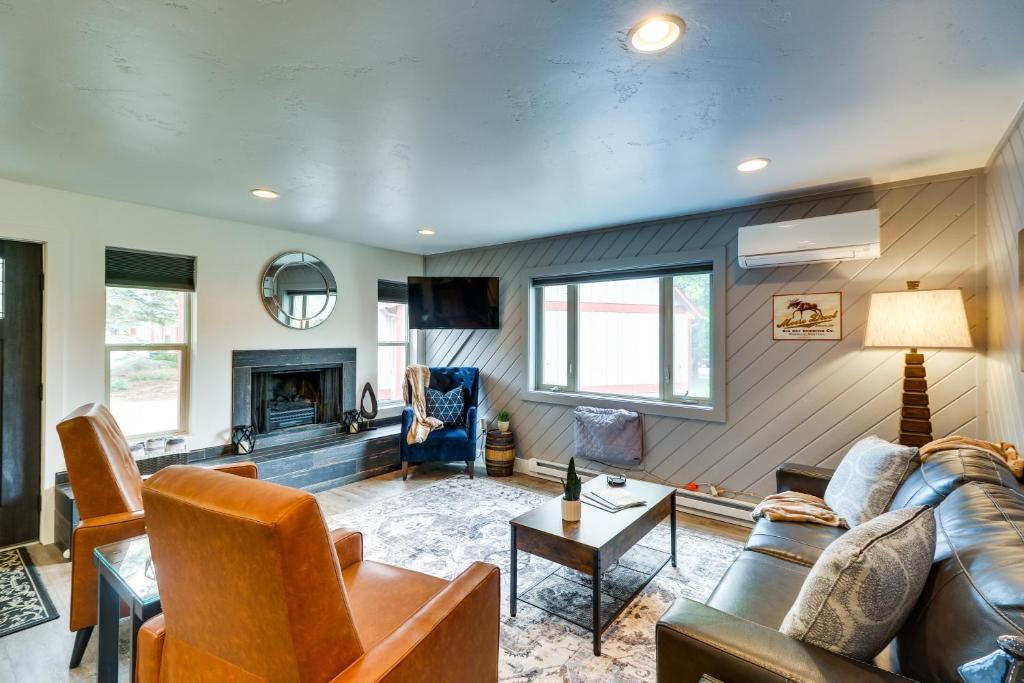 Whitefish Condo with Pool Access and Close to Hiking!, Whitefish