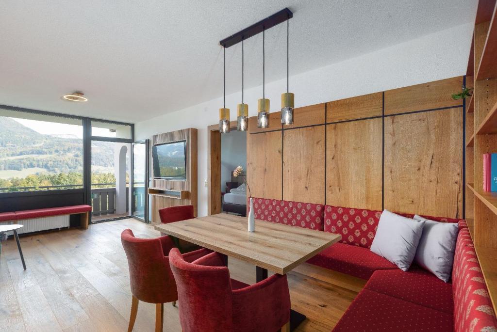 Appartementhaus Dachsteinblick mit Indoorpool und Sauna - 带桑拿浴室的套房