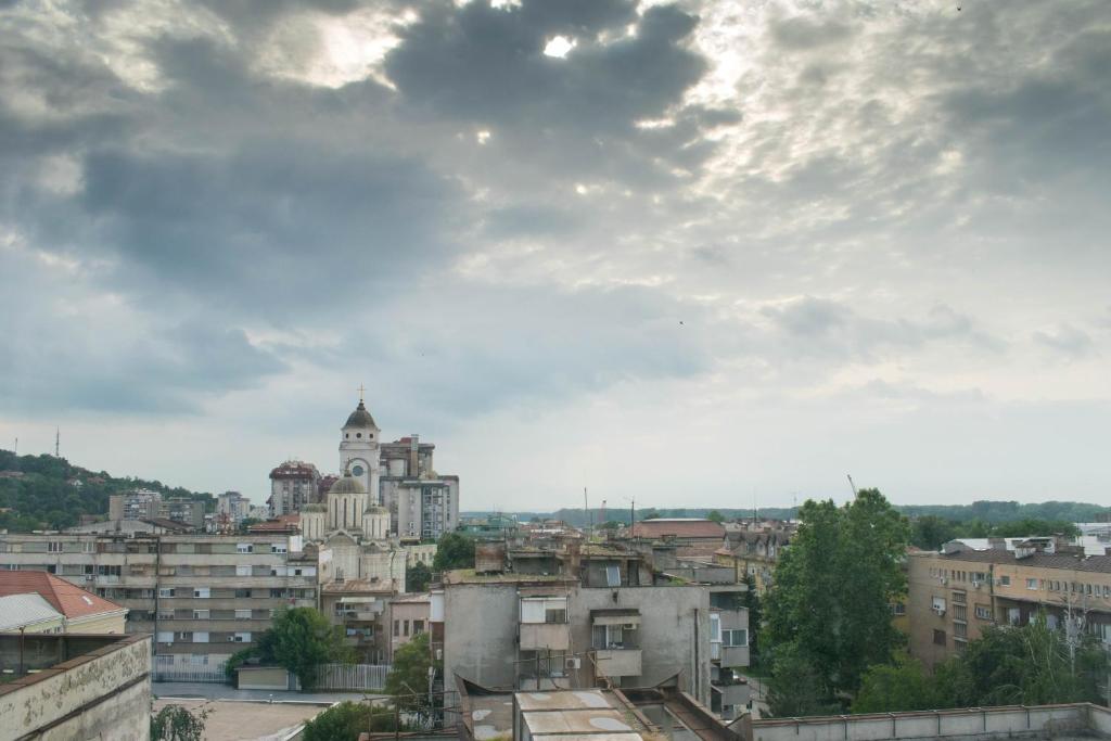 Nespecifikovaný výhled na destinaci Smederevo nebo výhled na město při pohledu z apartmánu