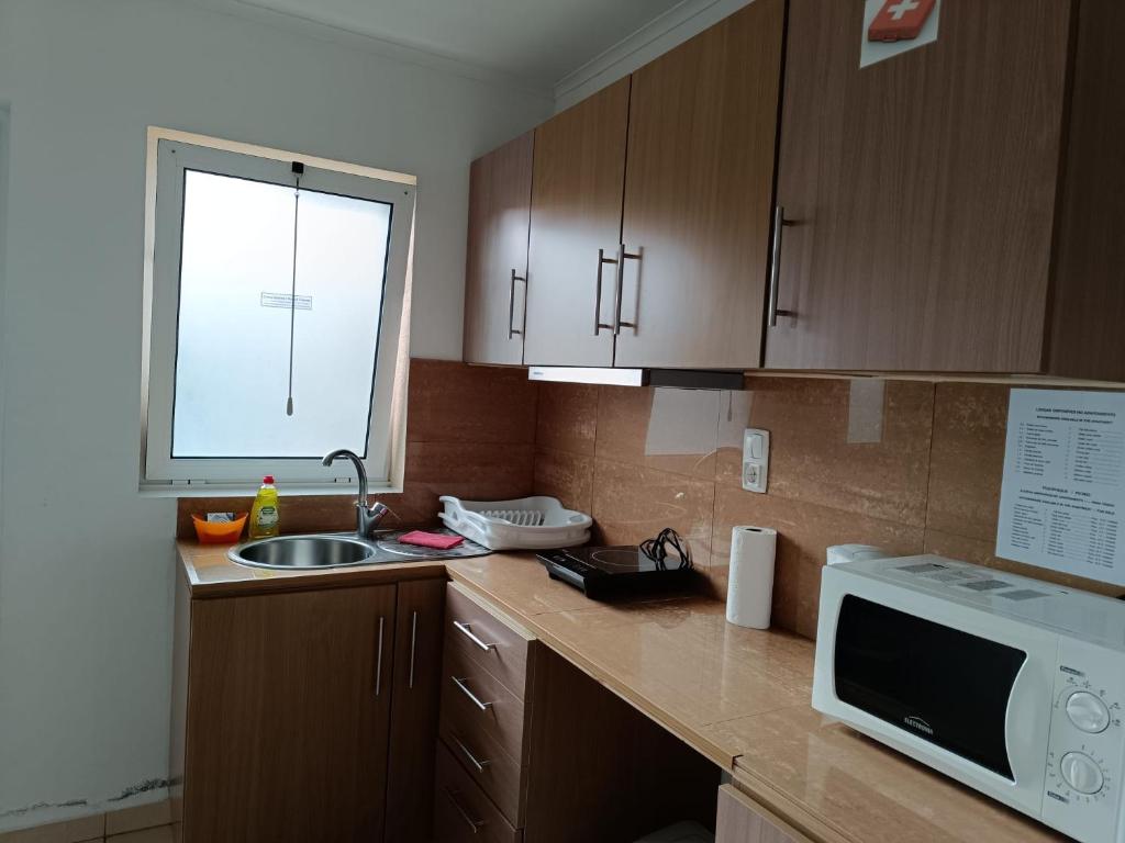 AZORES GARDEN HOUSE - Suites B&B and Private Apartments - Self Access KEYBOARD - 15