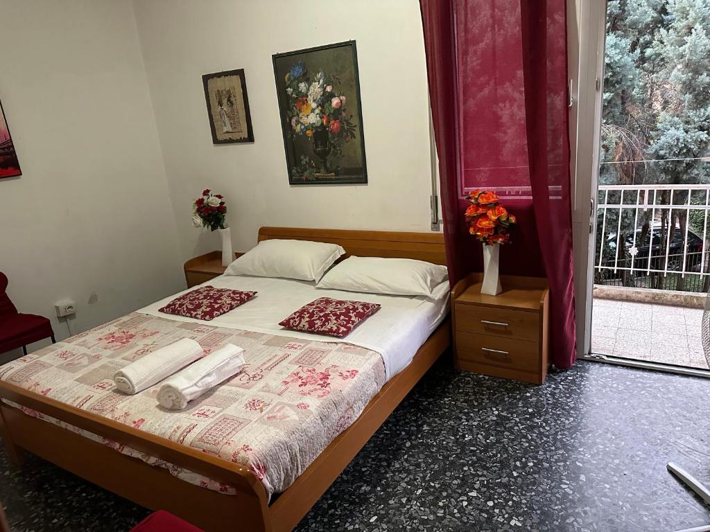 a bedroom with a bed and a window at Venice Park House in Marghera