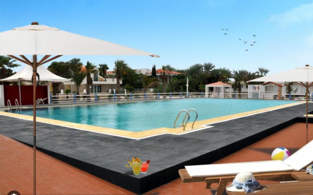 Bazén v ubytování Vila Paradise Sea & Swimming Pool View nebo v jeho okolí