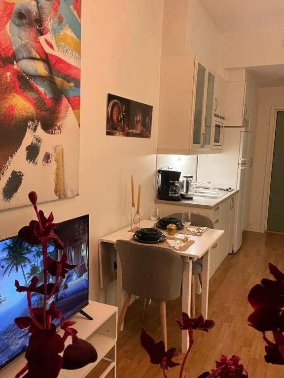 Kuchyň nebo kuchyňský kout v ubytování Noah Longstay Borås