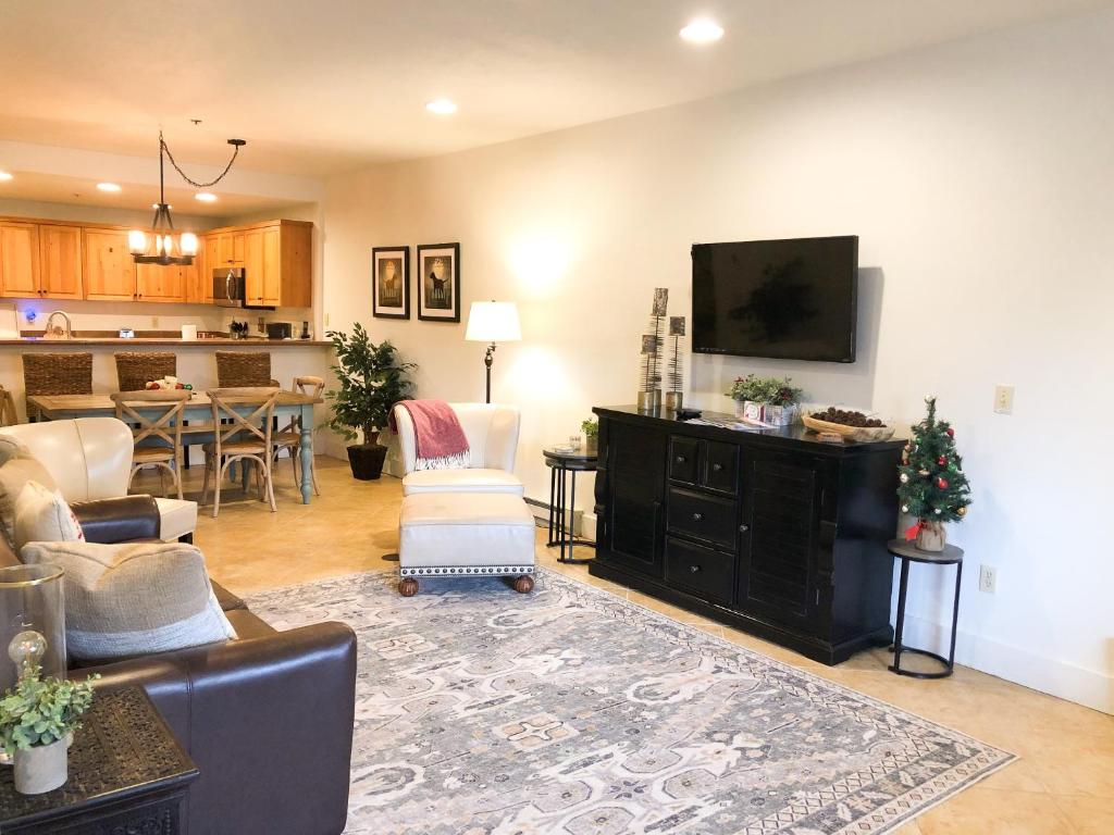 Bear Creek Lodge 111 condo, Telluride (updated prices 2024)