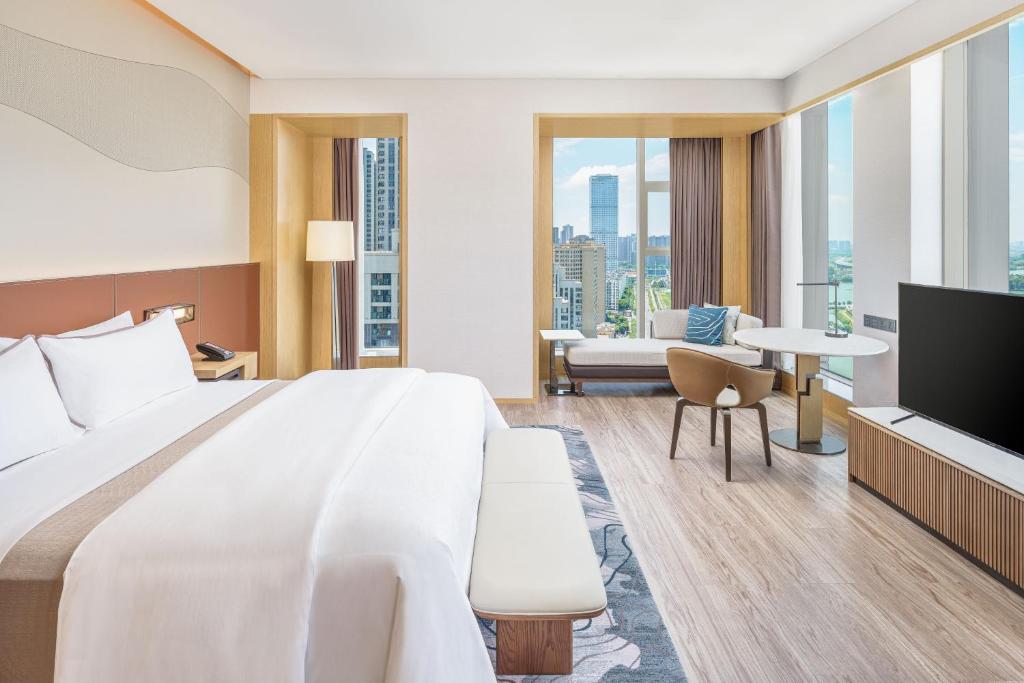 TV a/nebo společenská místnost v ubytování The Westin Wuhan Hanyang