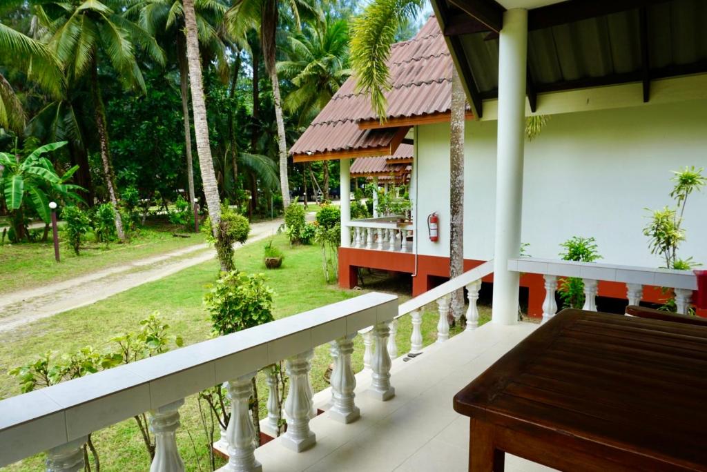 Zahrada ubytování Smilebeach Resort Khaolak