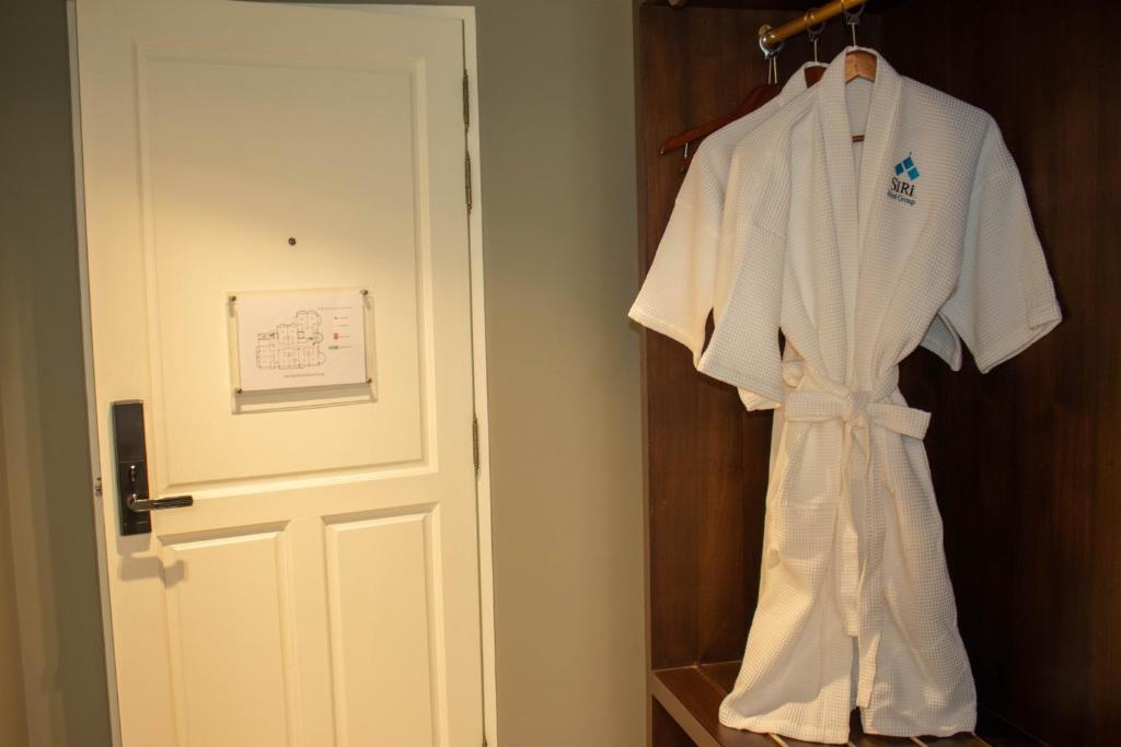 Siri Grand Bangkok Hotel - 5