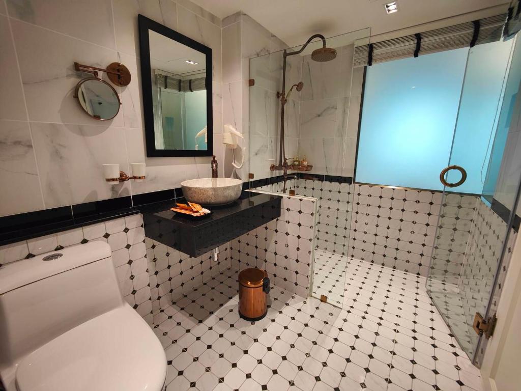 Siri Grand Bangkok Hotel - 13