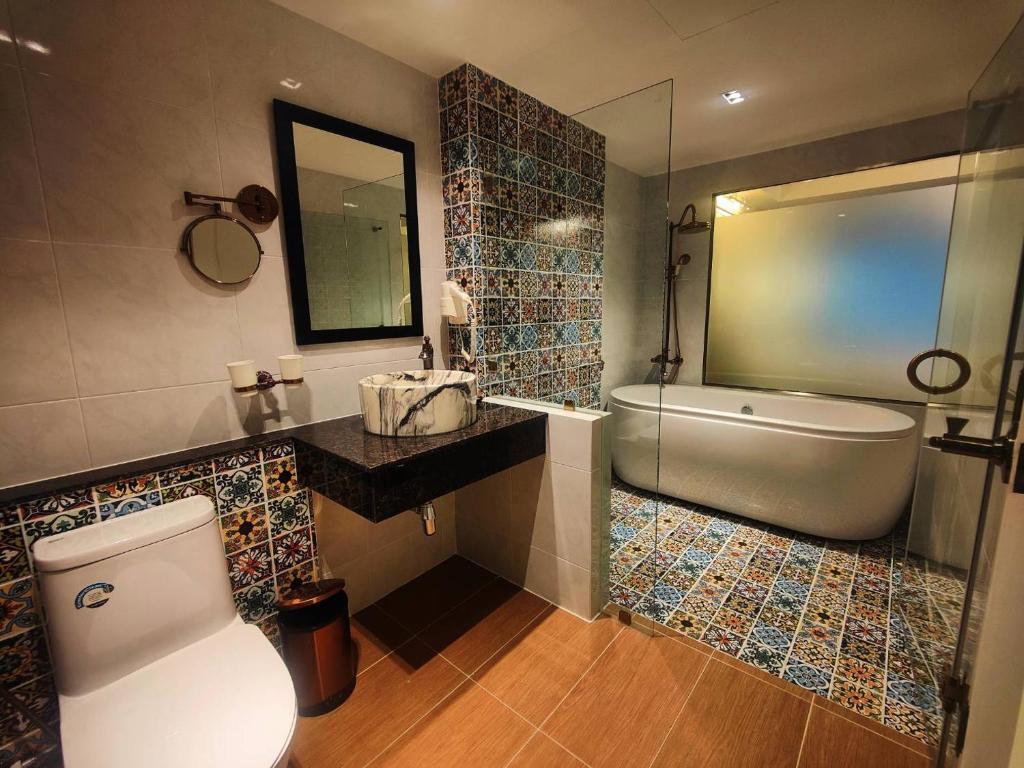 Siri Grand Bangkok Hotel - 17