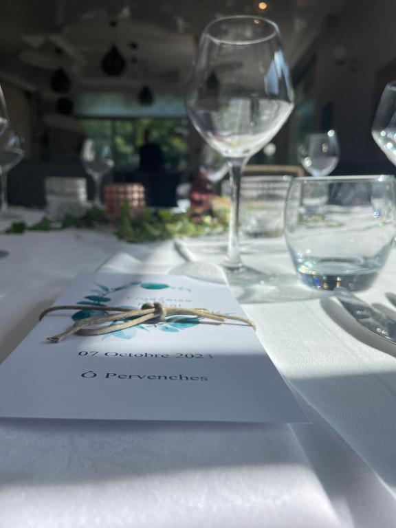 Nápoje v ubytování Hôtel Spa & Restaurant Ô Pervenches