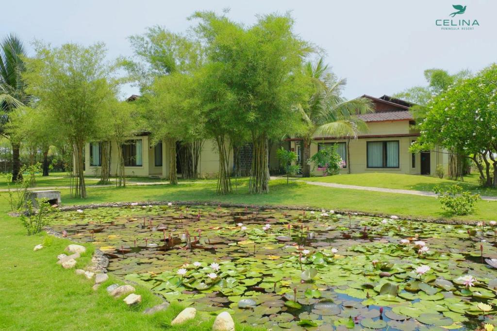 Zahrada ubytování Celina Peninsula Resort Quảng Bình
